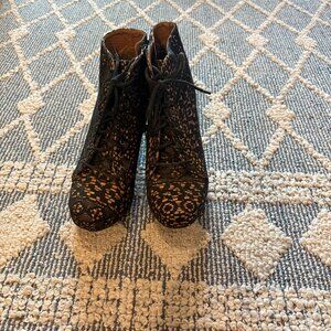 CHARLOTEE RUSSE Women’s Size 10 Lace High Heel Booties